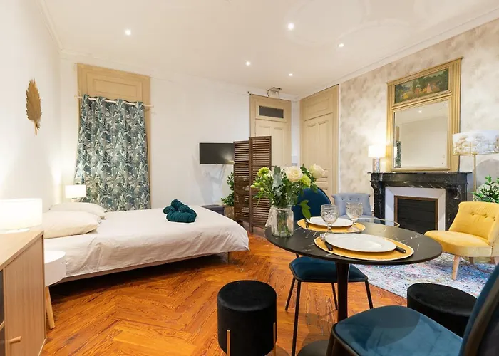 Ancien Palace Bernascon Vue Sur Classe 3 Etoiles شقة *