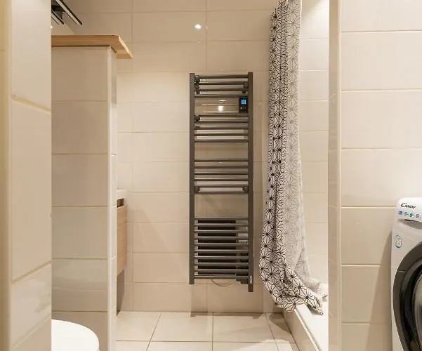 Ancien Palace Bernascon Vue Sur Classe 3 Etoiles * إيكس ليه با