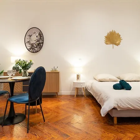 Apartment Ancien Palace Bernascon Vue Sur Classe 3 Etoiles *