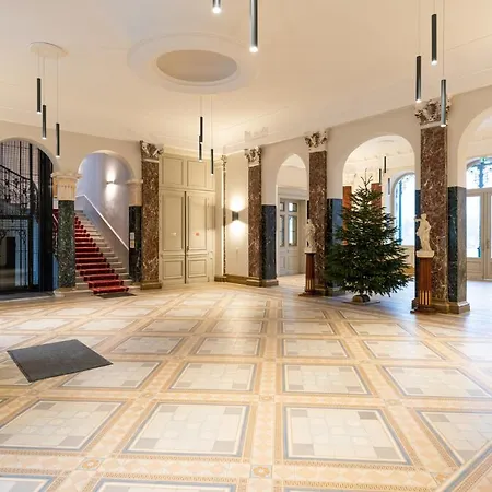 Ancien Palace Bernascon Vue Sur Classe 3 Etoiles