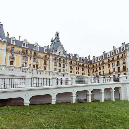 Ancien Palace Bernascon Vue Sur Classe 3 Etoiles Appartement