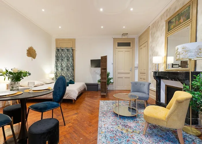 Appartement Ancien Palace Bernascon Vue Sur Classé 3 étoiles *