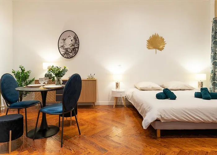 Appartement Ancien Palace Bernascon Vue Sur Classé 3 étoiles *